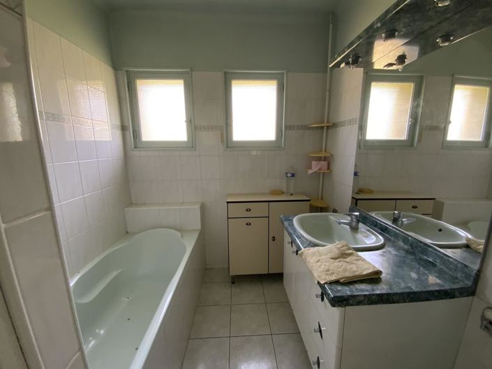 Image No.13-3 Bed House for sale