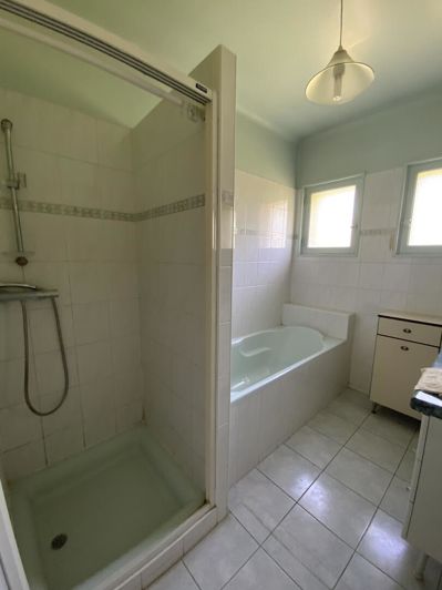 Image No.15-3 Bed House for sale