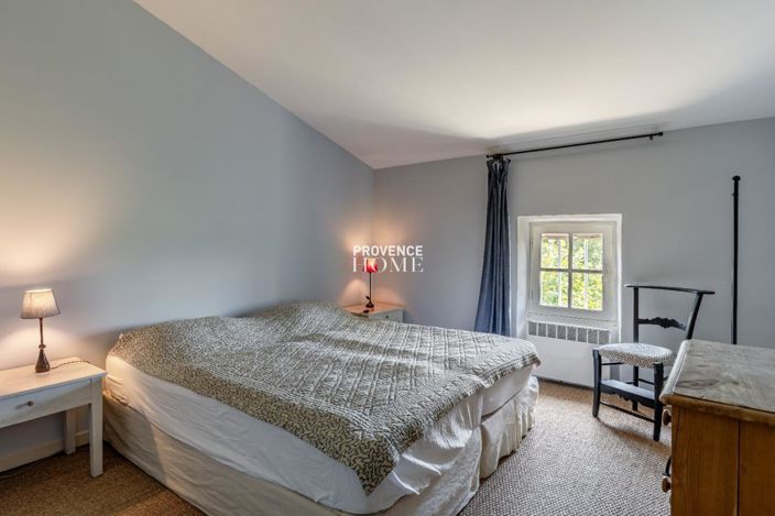 Image No.9-6 Bed House for sale