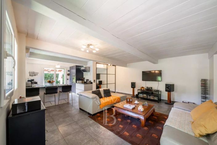 Image No.13-4 Bed House for sale