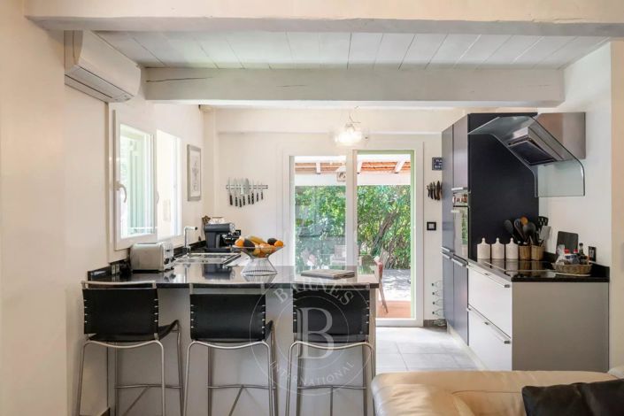 Image No.15-4 Bed House for sale