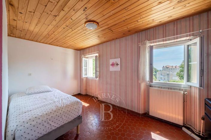 Image No.16-4 Bed House for sale