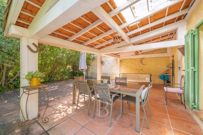 Image No.2-4 Bed House for sale