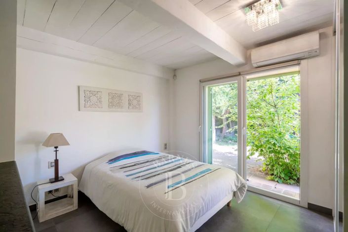 Image No.9-4 Bed House for sale