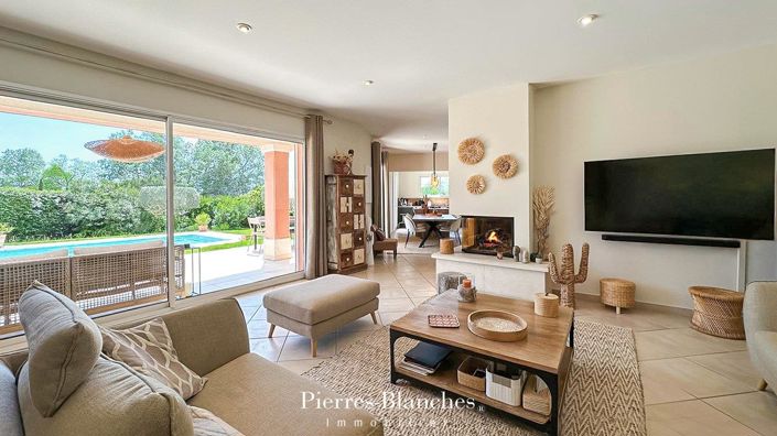 Image No.2-4 Bed House for sale