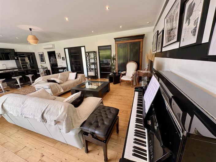 Image No.10-4 Bed House for sale