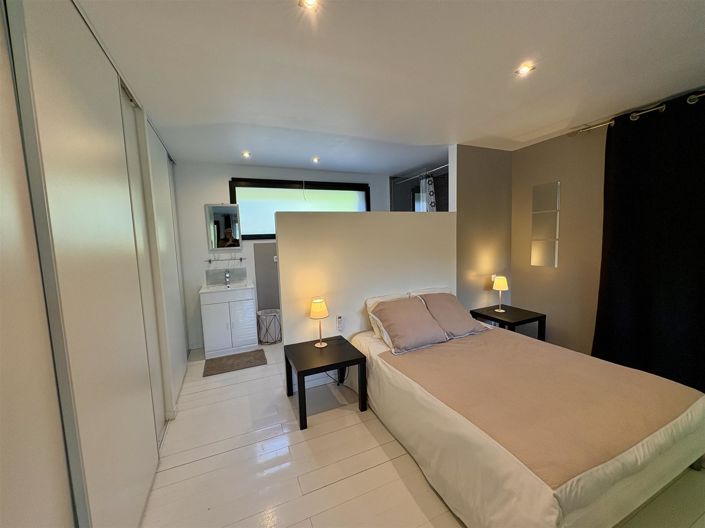 Image No.16-4 Bed House for sale