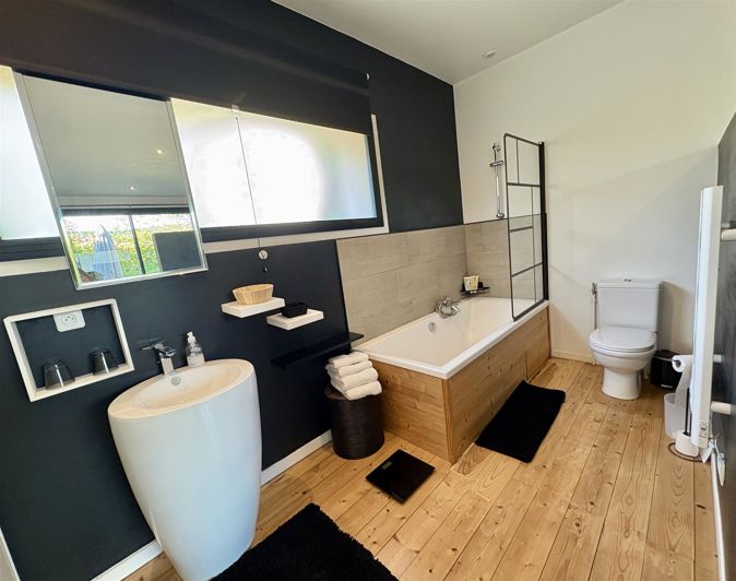 Image No.5-4 Bed House for sale