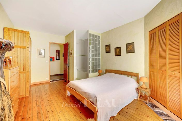 Image No.11-5 Bed House for sale