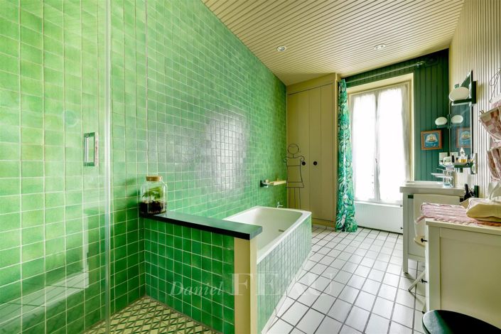 Image No.14-5 Bed House for sale