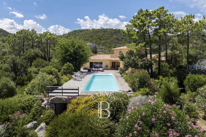 Image No.2-Maison de 4 chambres à vendre à Sari-Solenzara