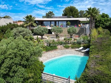 Propriété de 5 chambres à vendre à Saint-Raphael