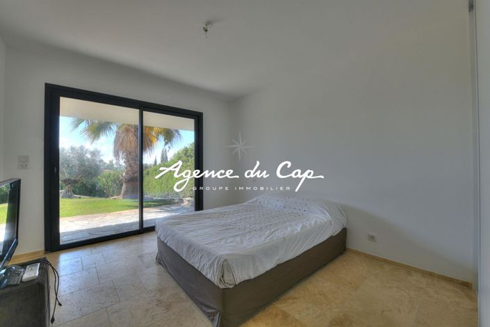 Image No.15-Propriété de 5 chambres à vendre à Saint-Raphael