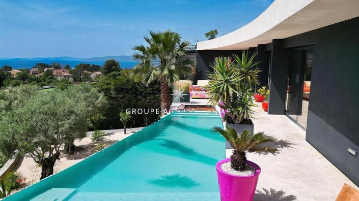 Image No.2-Propriété de 5 chambres à vendre à Saint-Raphael