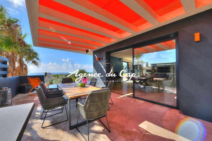 Image No.9-Propriété de 5 chambres à vendre à Saint-Raphael