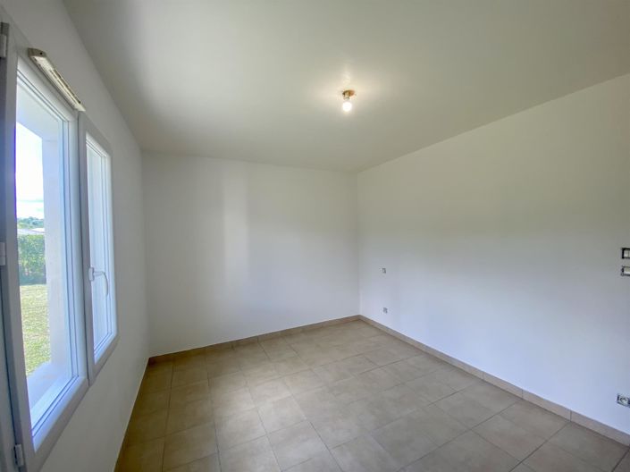 Image No.13-4 Bed House for sale