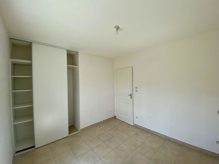 Image No.16-4 Bed House for sale