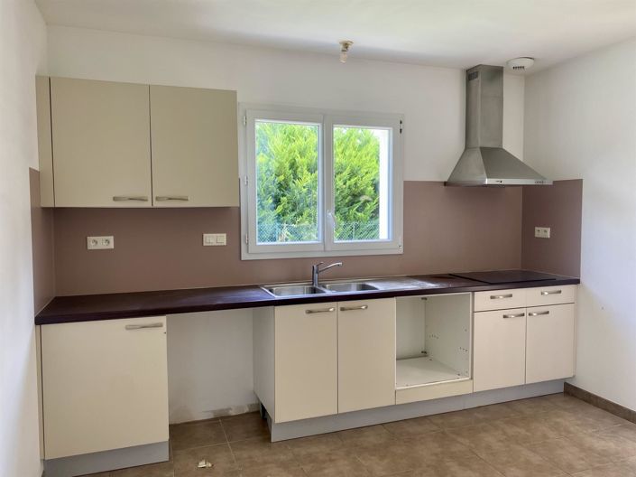 Image No.2-4 Bed House for sale