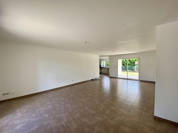 Image No.8-4 Bed House for sale