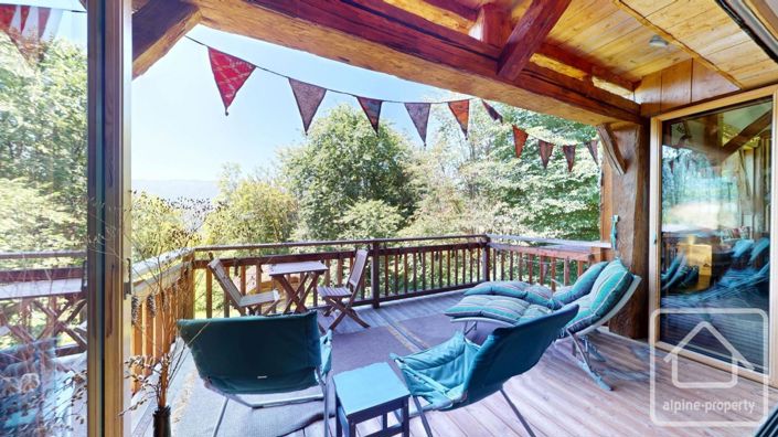 Image No.12-8 Bed Property for sale