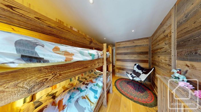 Image No.21-8 Bed Property for sale