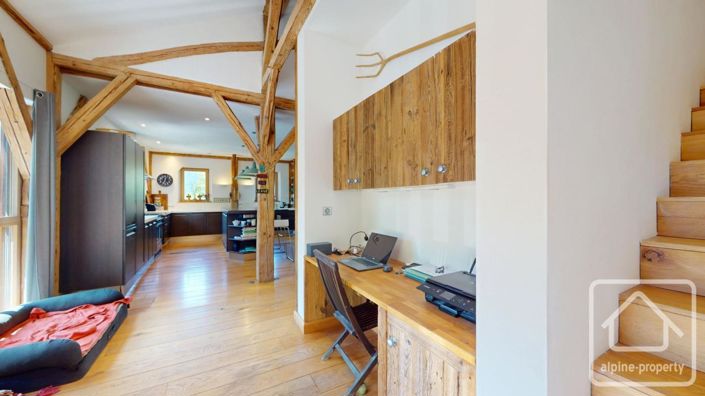 Image No.22-8 Bed Property for sale