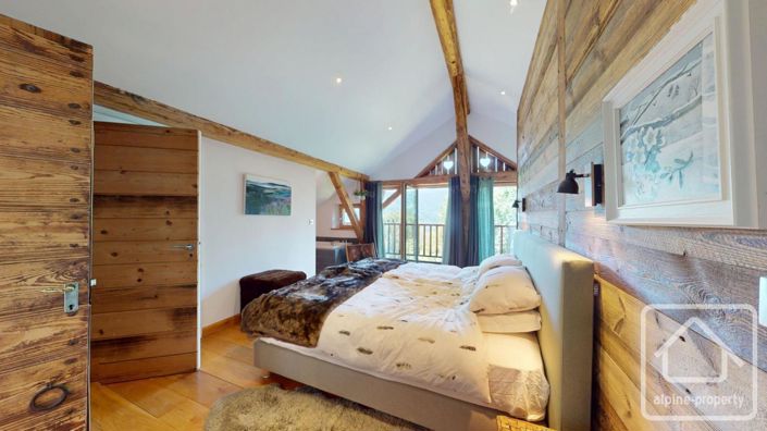 Image No.25-8 Bed Property for sale