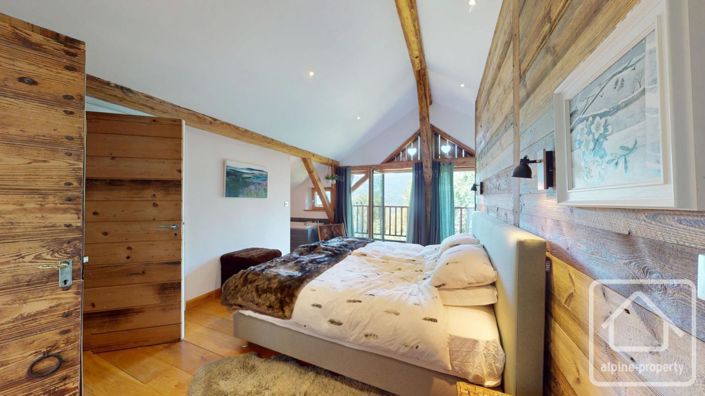 Image No.25-8 Bed Property for sale