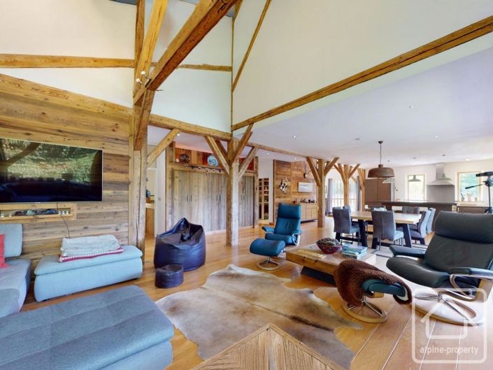 Image No.3-8 Bed Property for sale