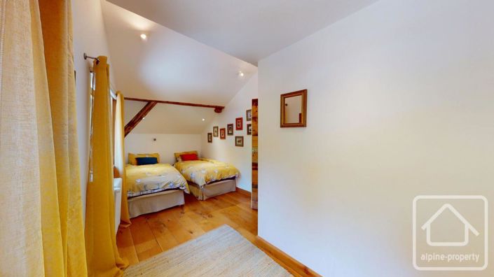 Image No.32-8 Bed Property for sale