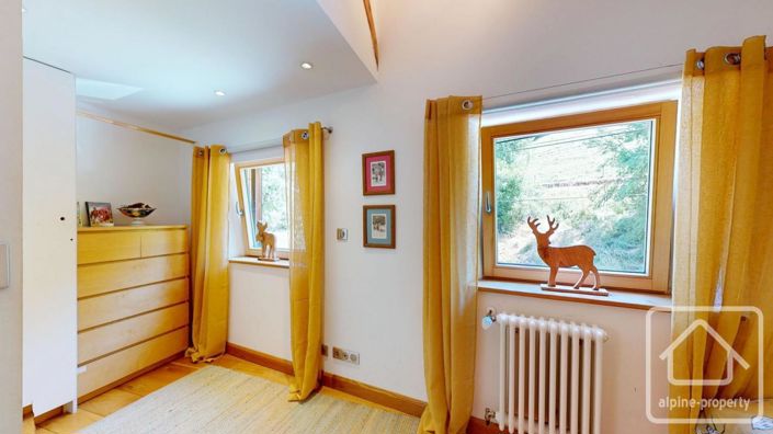 Image No.34-8 Bed Property for sale