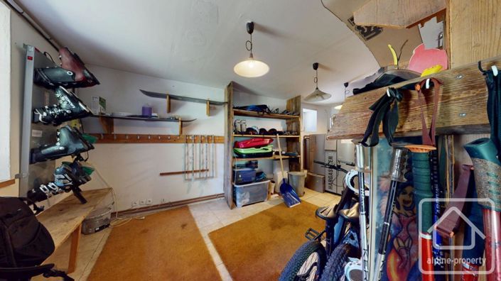 Image No.38-8 Bed Property for sale