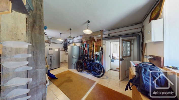 Image No.39-8 Bed Property for sale