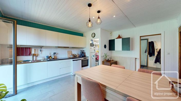 Image No.42-8 Bed Property for sale