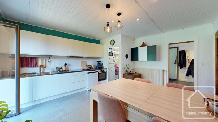 Image No.42-8 Bed Property for sale