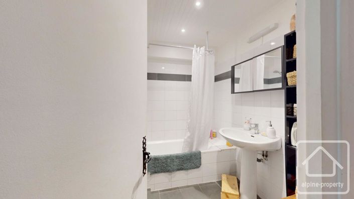 Image No.47-8 Bed Property for sale