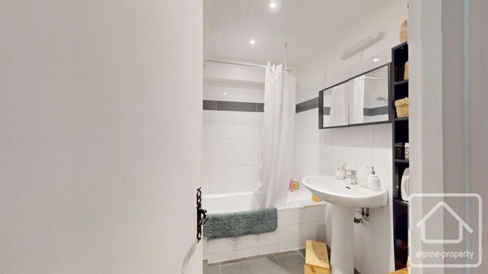 Image No.47-8 Bed Property for sale