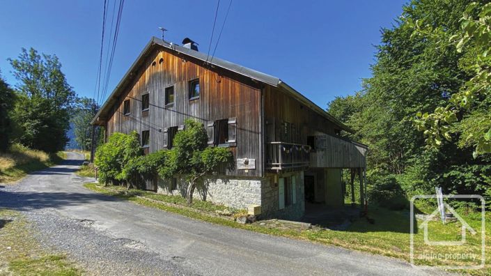 Image No.62-8 Bed Property for sale