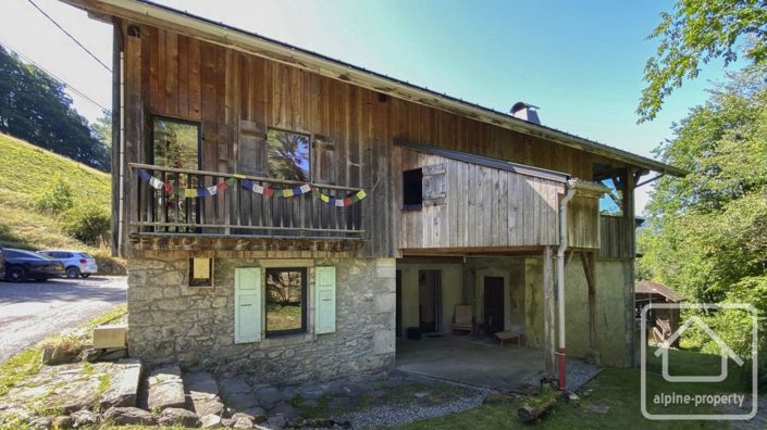 Image No.63-8 Bed Property for sale