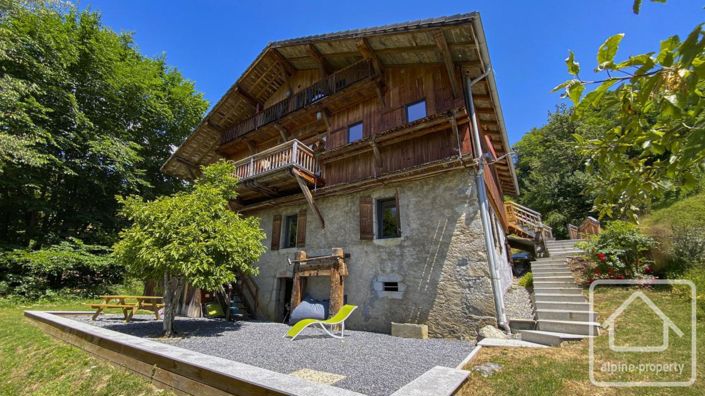 Image No.66-8 Bed Property for sale