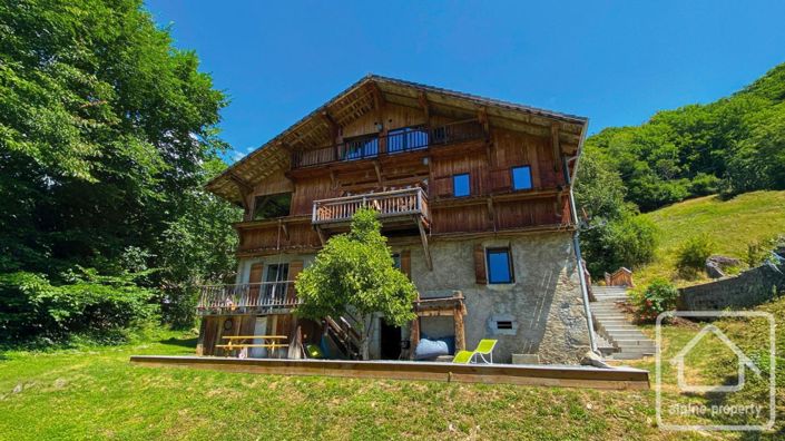 Image No.67-8 Bed Property for sale