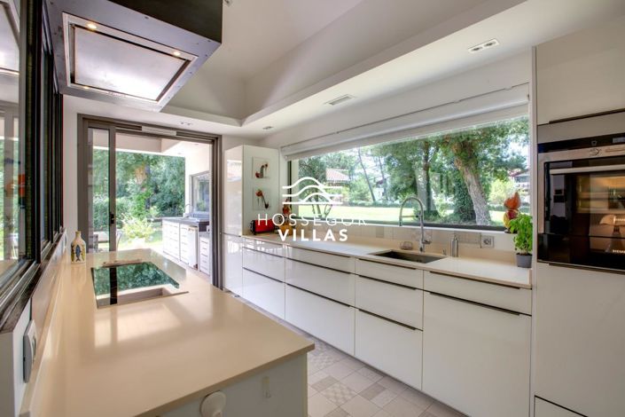 Image No.3-4 Bed House for sale