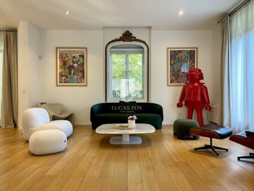 8 Bed House for sale