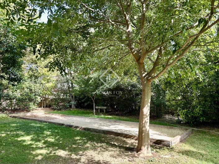 Image No.13-8 Bed House for sale