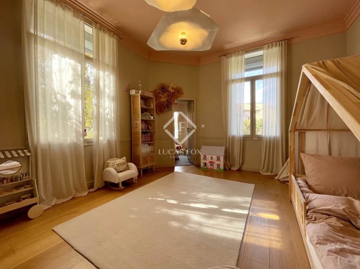 Image No.23-8 Bed House for sale