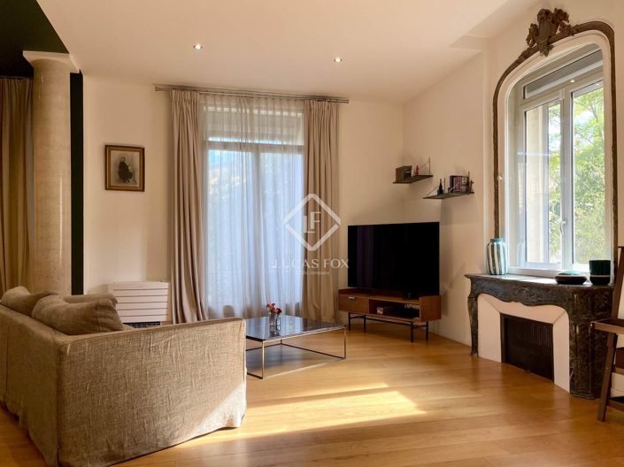 Image No.7-8 Bed House for sale