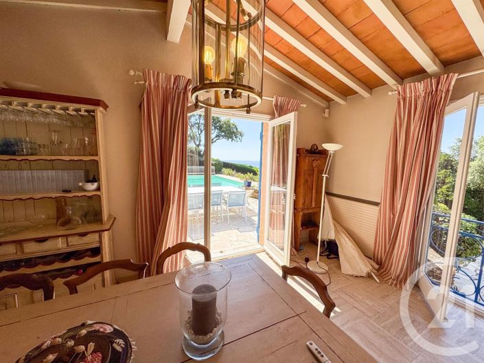 Image No.8-5 Bed House for sale