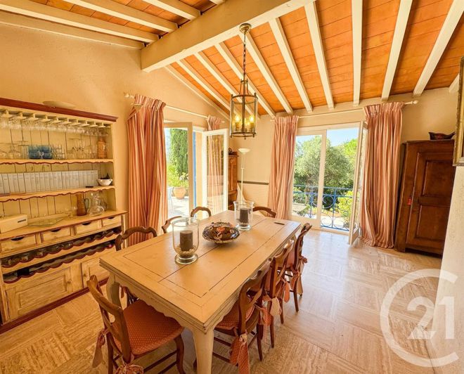 Image No.9-5 Bed House for sale