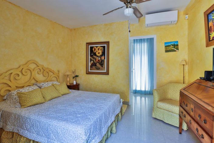 Image No.16-4 Bed House for sale