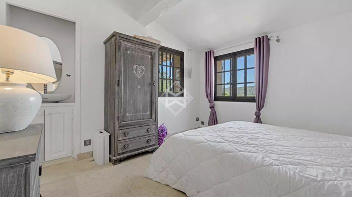 Image No.15-5 Bed House for sale